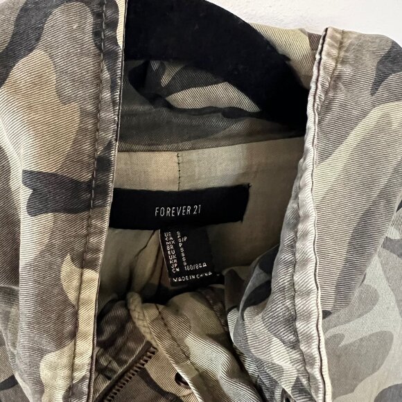 Forever 21 - Women's Camo Drawstring Jacket, Size S - Picture 4 of 4